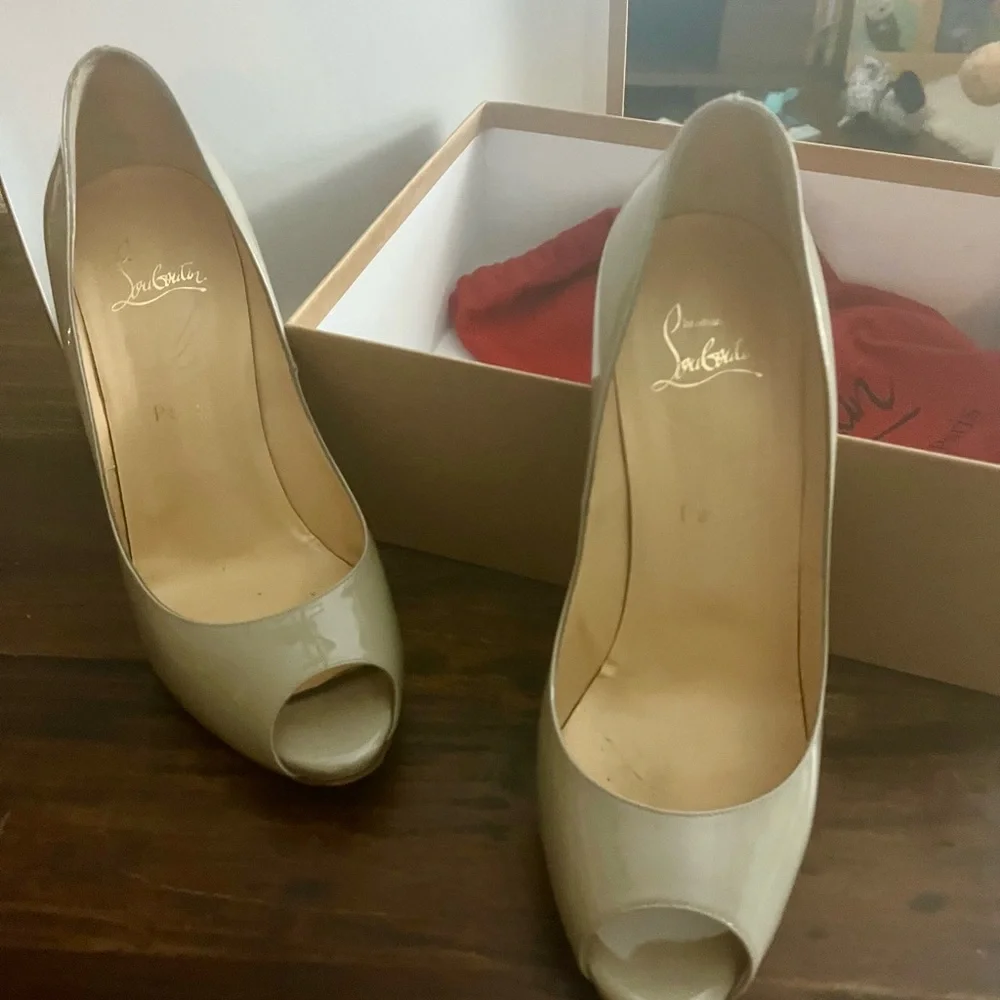Christian Louboutin Limited Edition Souris color - Picture 8 of 9